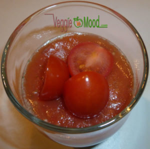 Verrine concombre tofu soyeux en gelée de tomates cerises