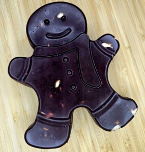 Figurine de Noël au chocolat et noix
