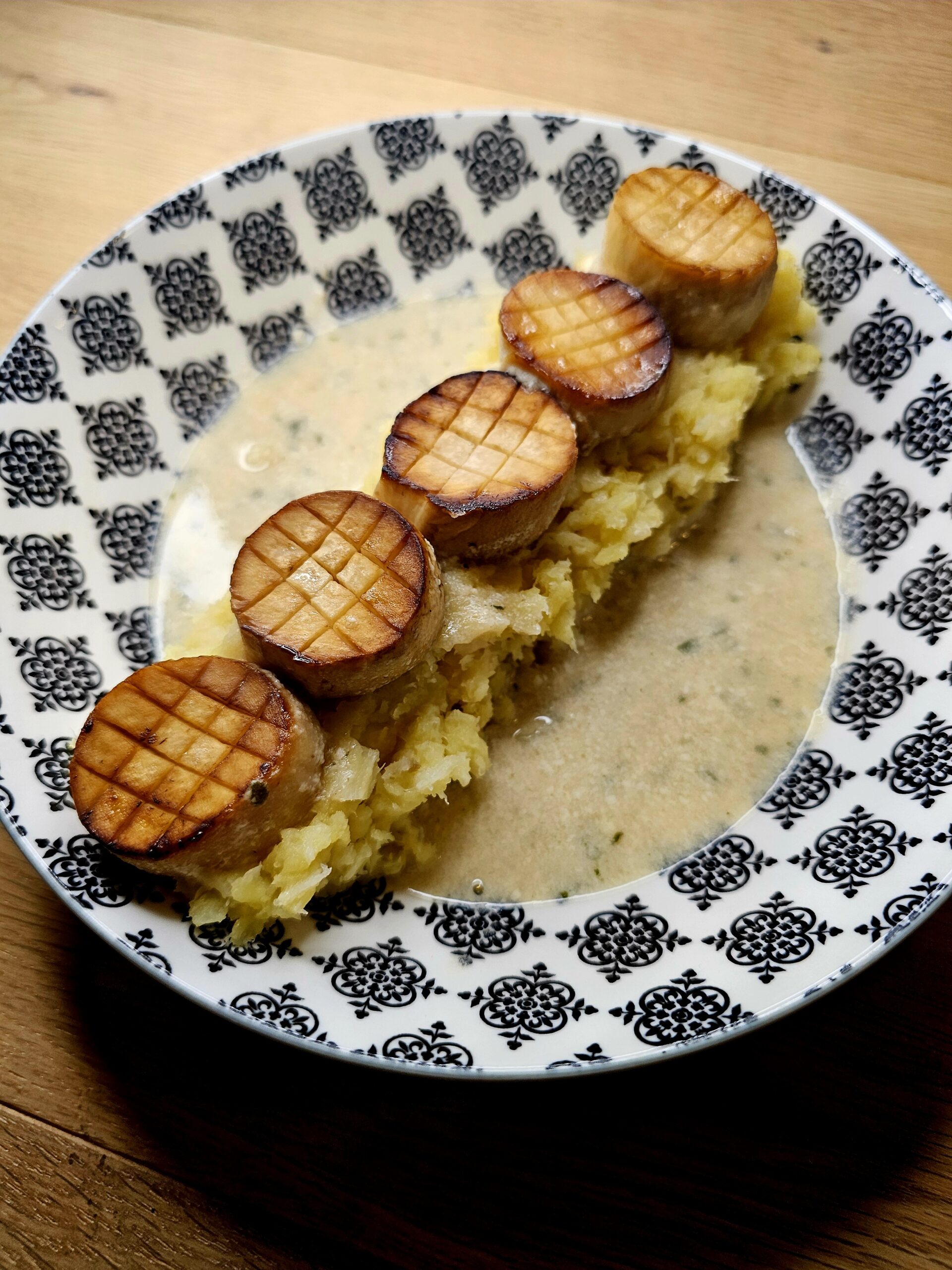 Champignons eryngii (comme des Saint-Jacques), purée de panais