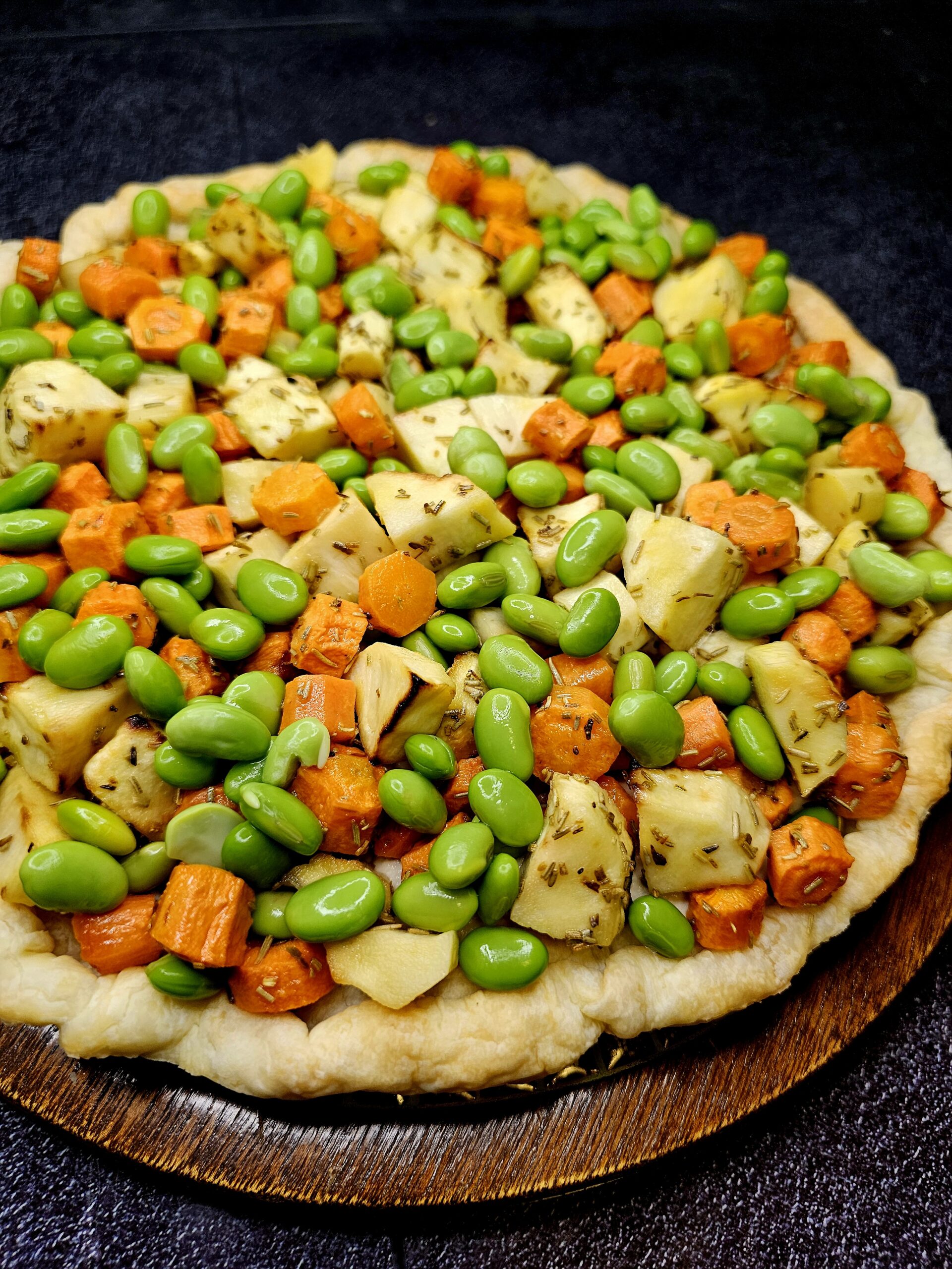 Tarte fine aux l&eacute;gumes d'hiver et edamame