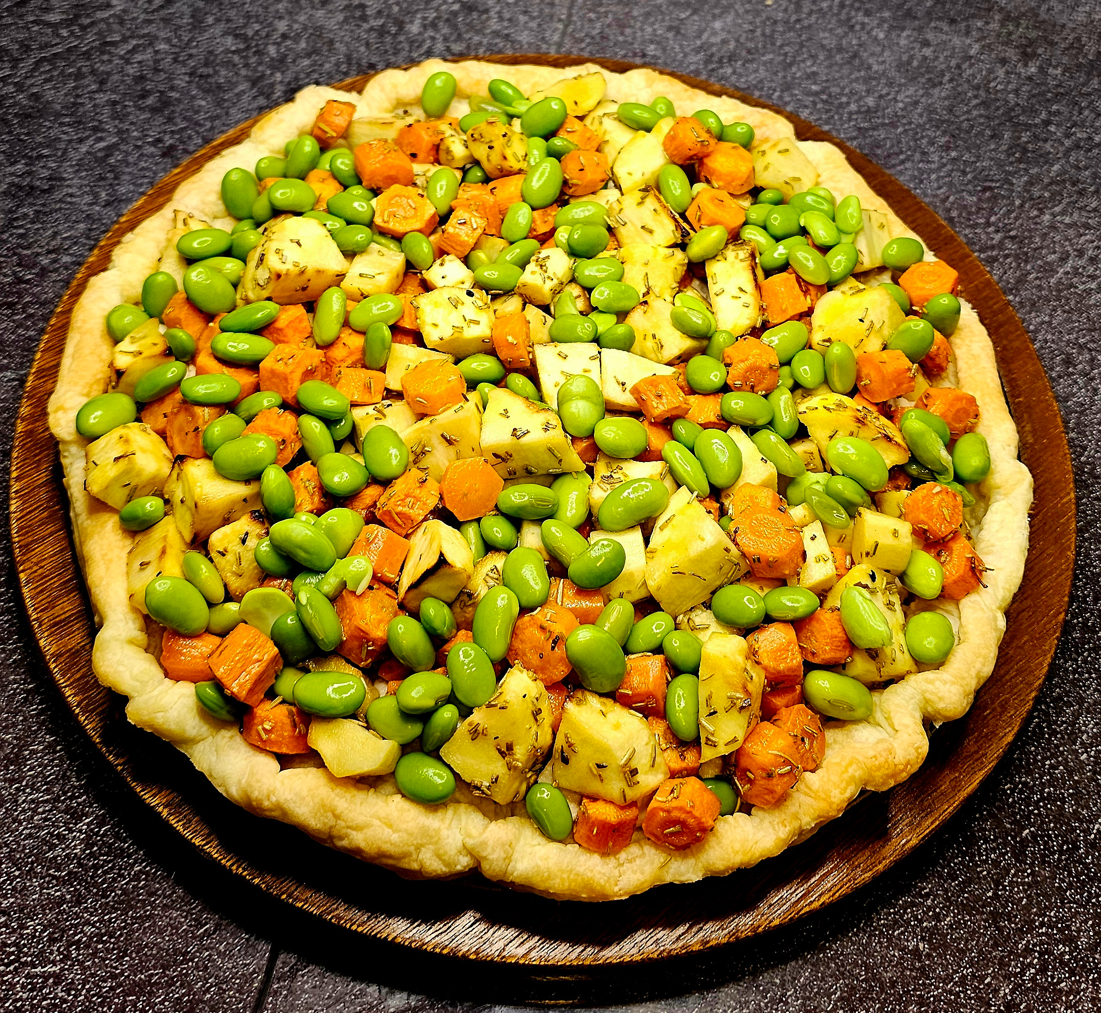 Tarte fine aux l&eacute;gumes d'hiver et edamame