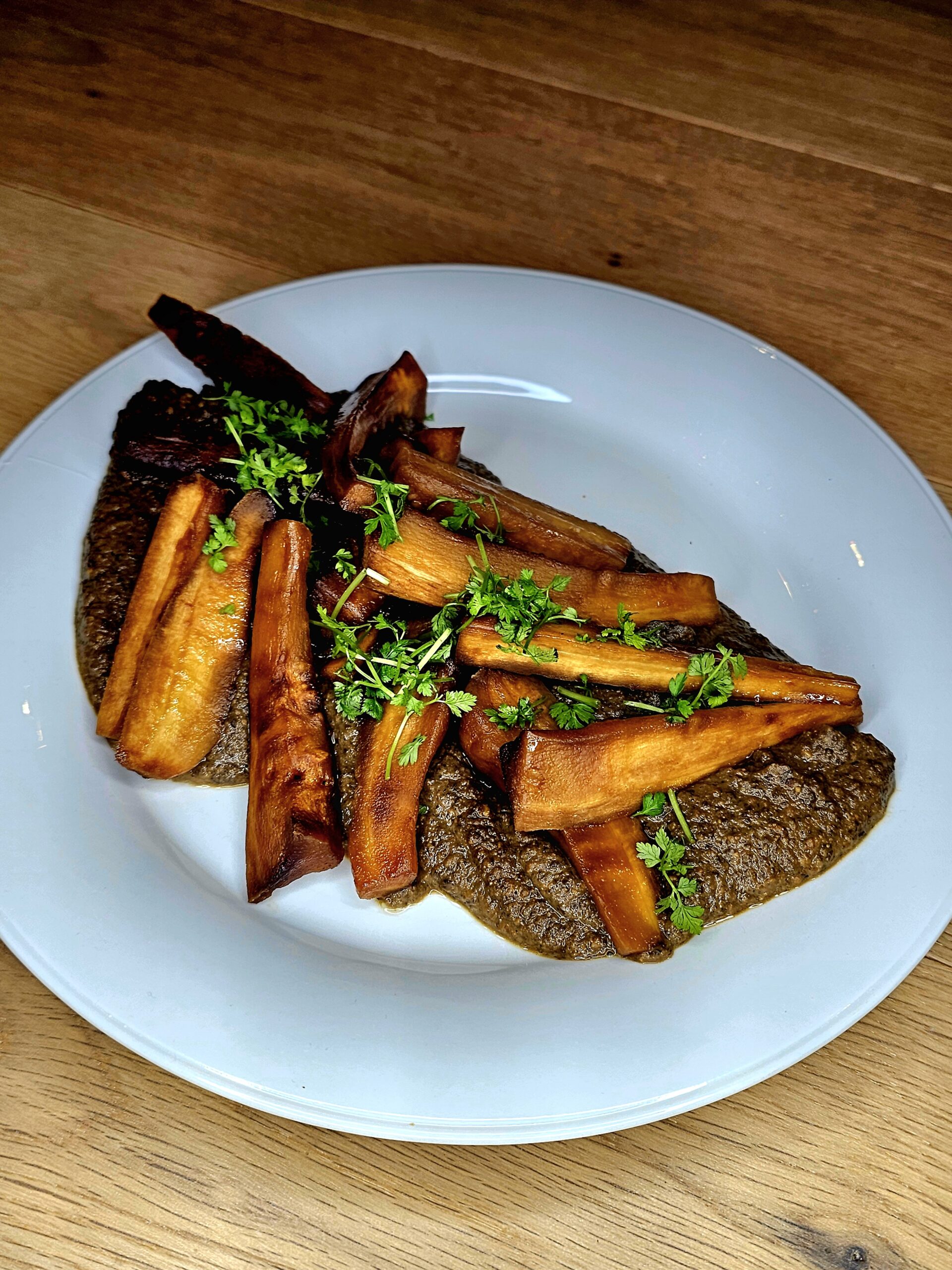 Panais caram&eacute;lis&eacute;, pur&eacute;e de lentilles beluga