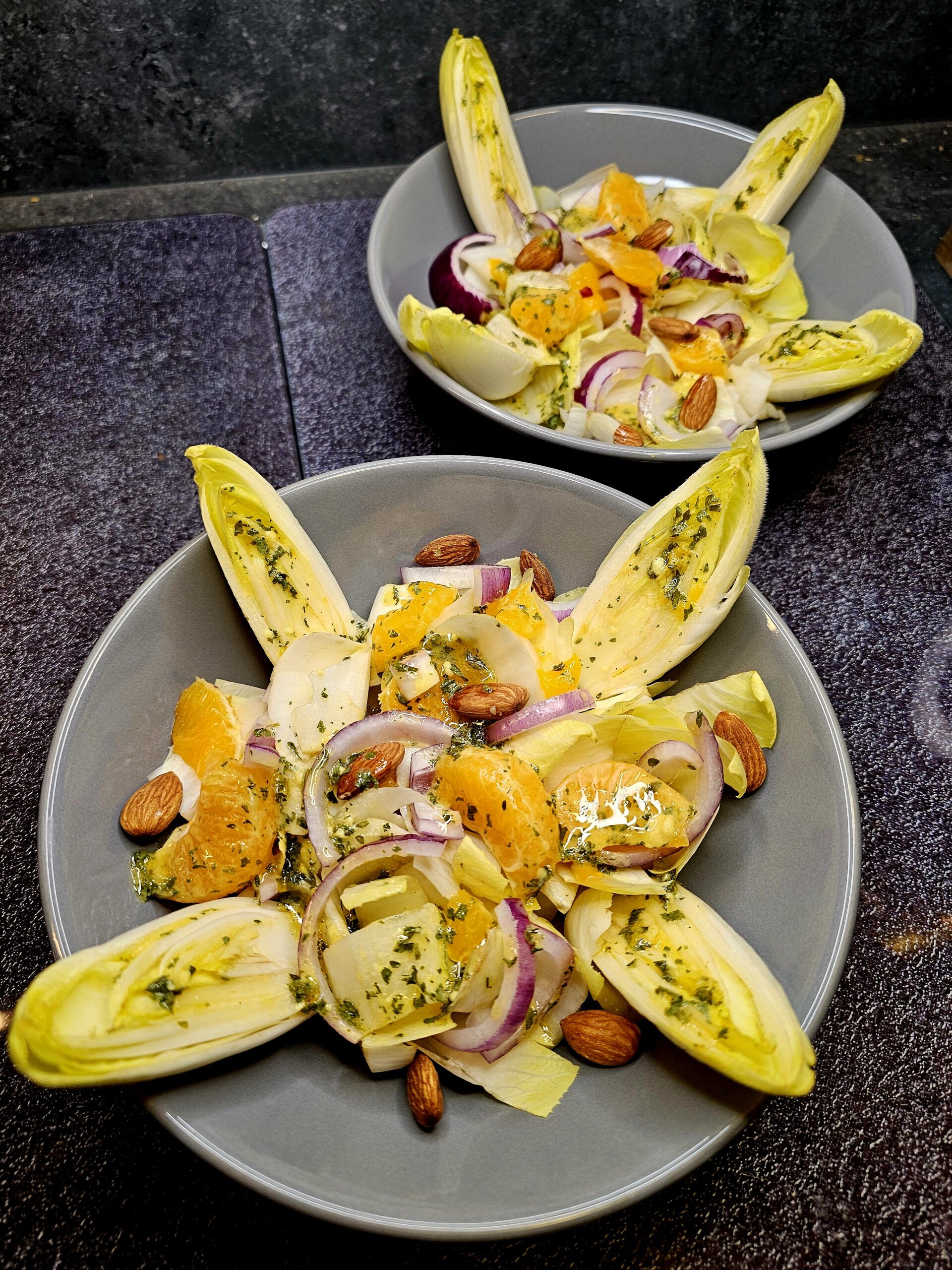 Salade de chicons, oranges et amandes