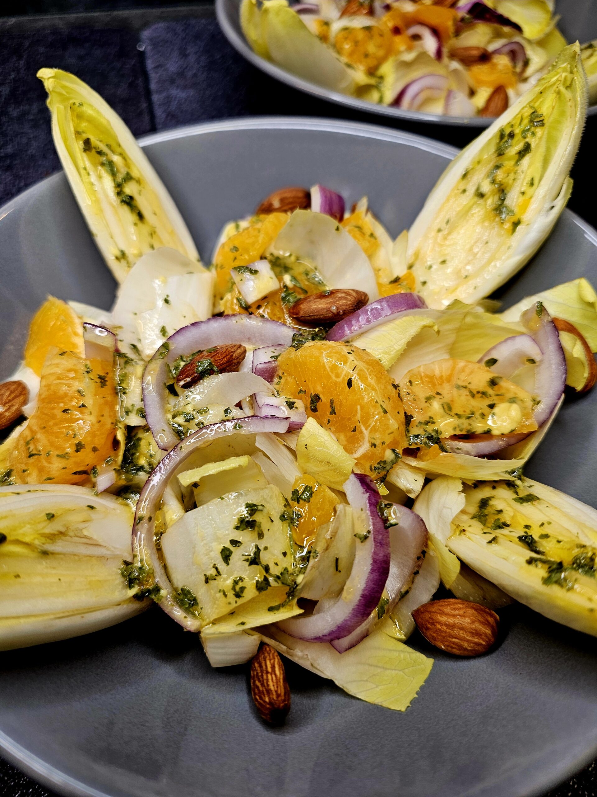 Salade de chicons, oranges et amandes