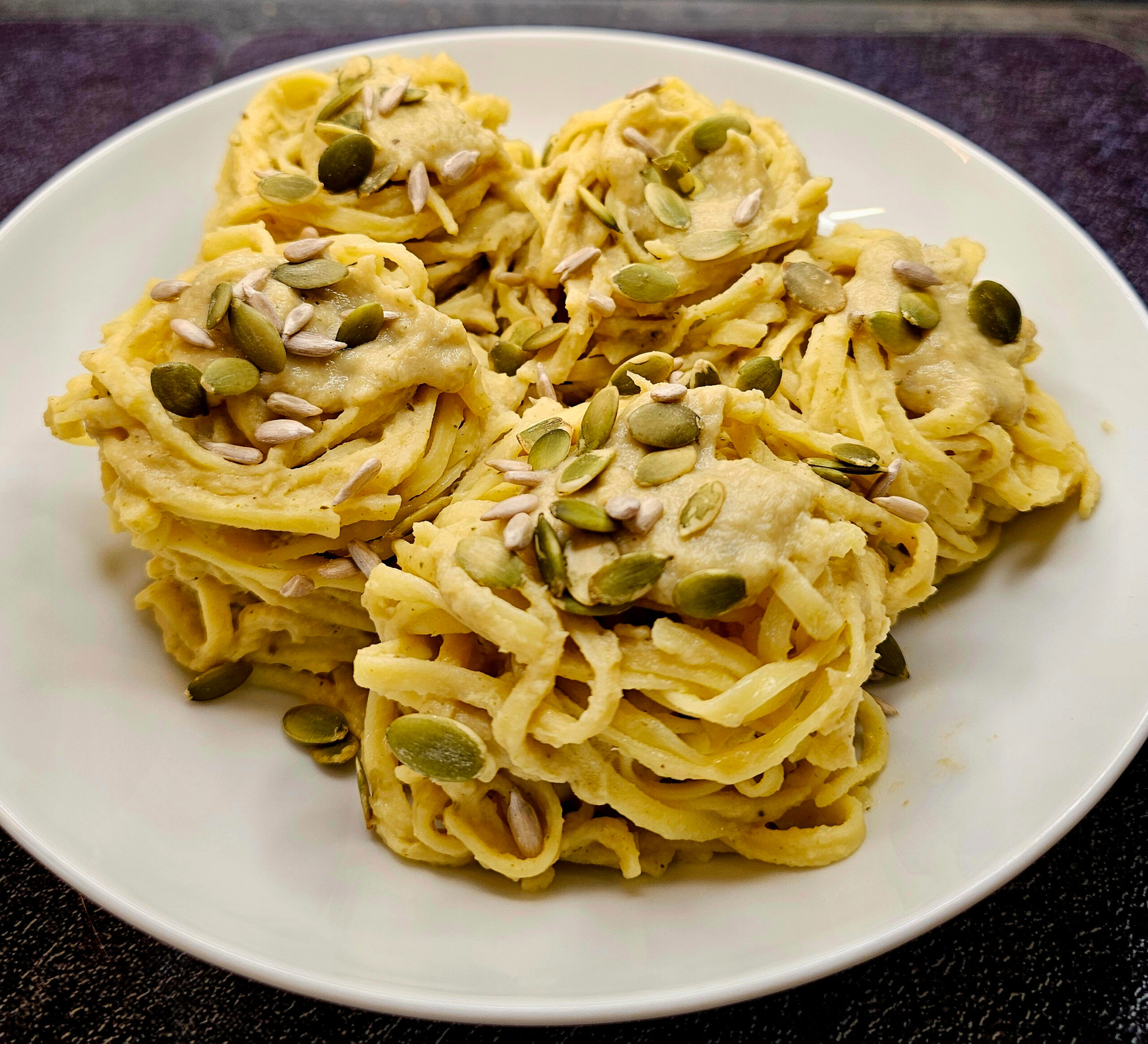 Fettuccine sauce crémeuse aux côtes de chou-fleur