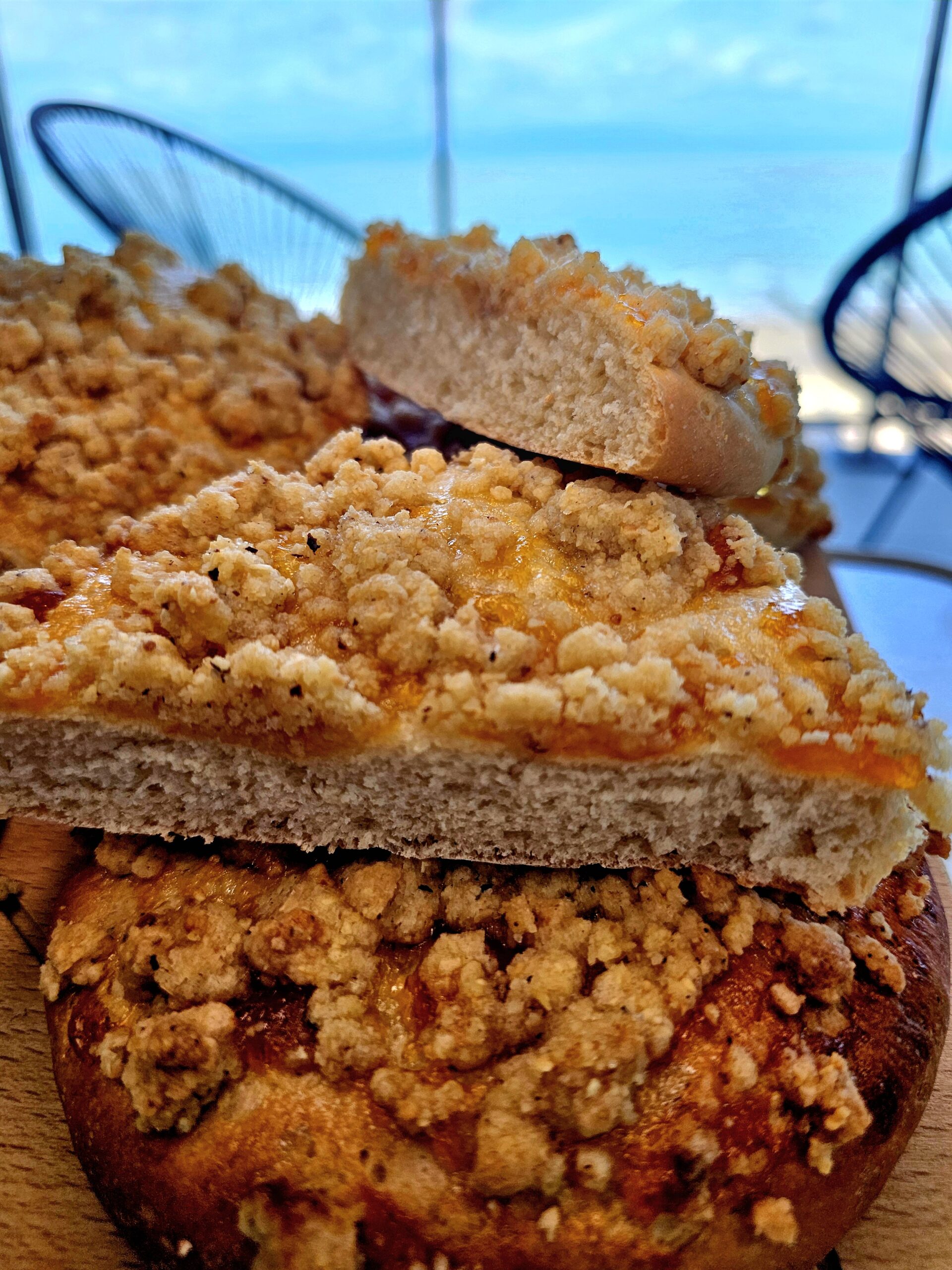 Brioches vanille et abricot, crumble noisettes