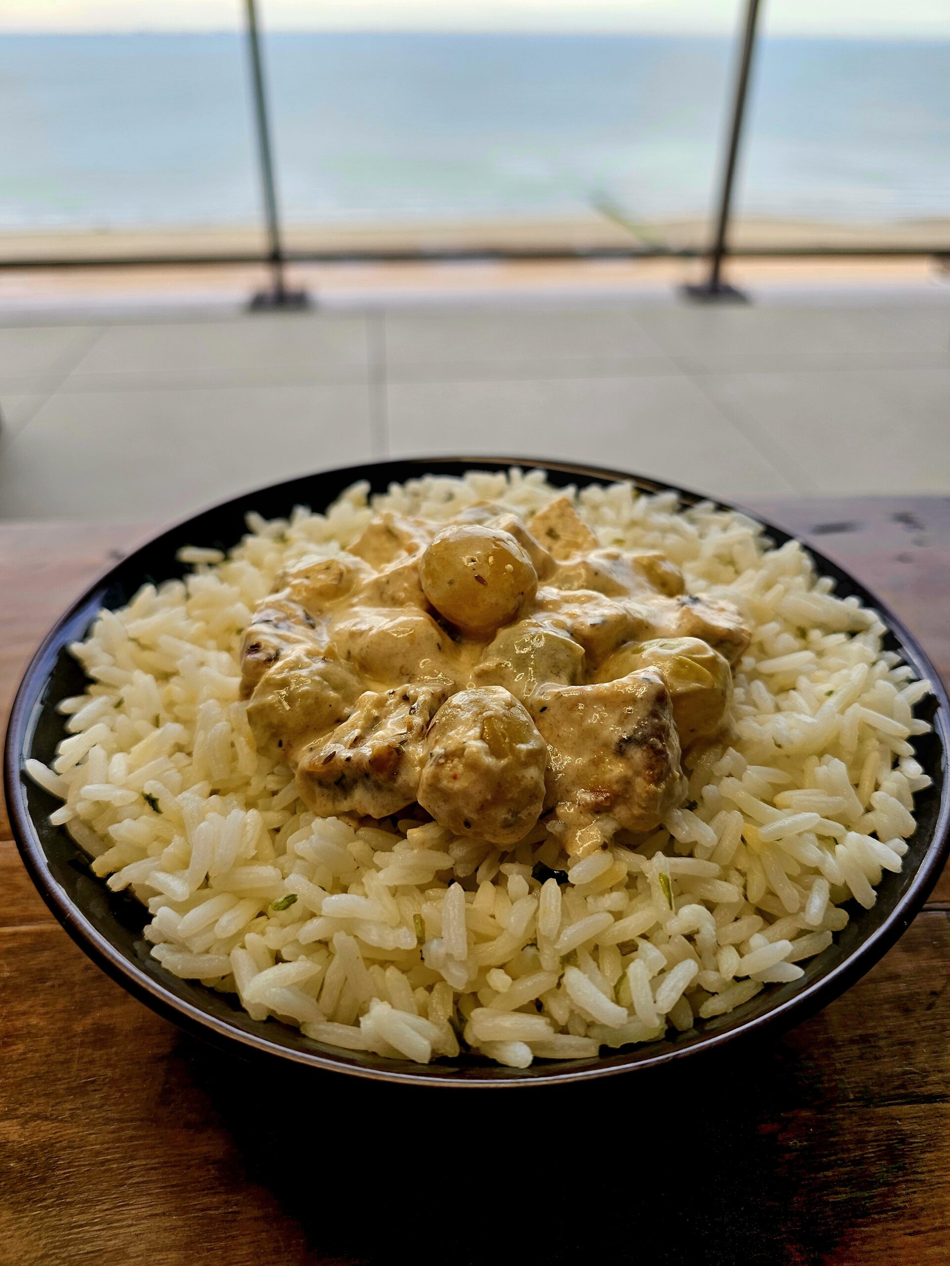 Tofu r&ocirc;ti, sauce aux raisins blancs